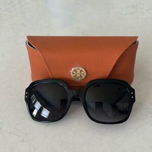 NWOT Tory Burch Square Sunglasses